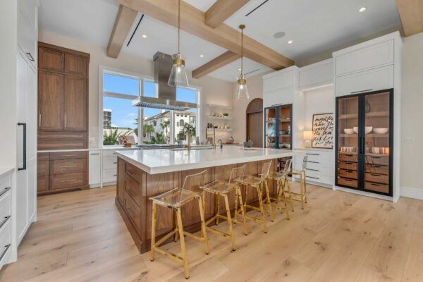 Breakfast-Bar---Kitchen---Pantry-Door-Closed