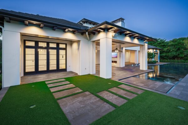 16Indian_Pipe_Home_build_