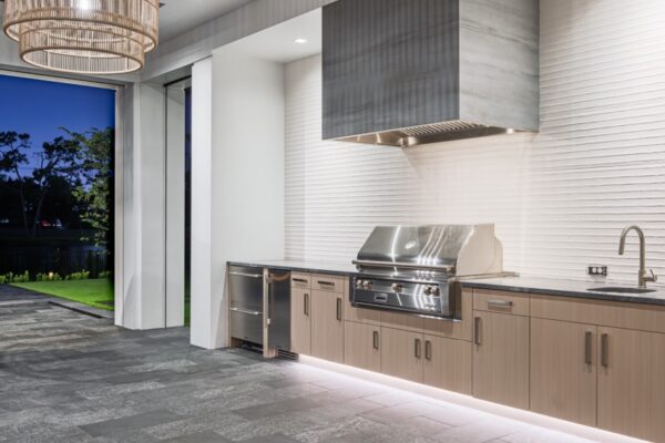 18Indian_Pipe_Home_build_